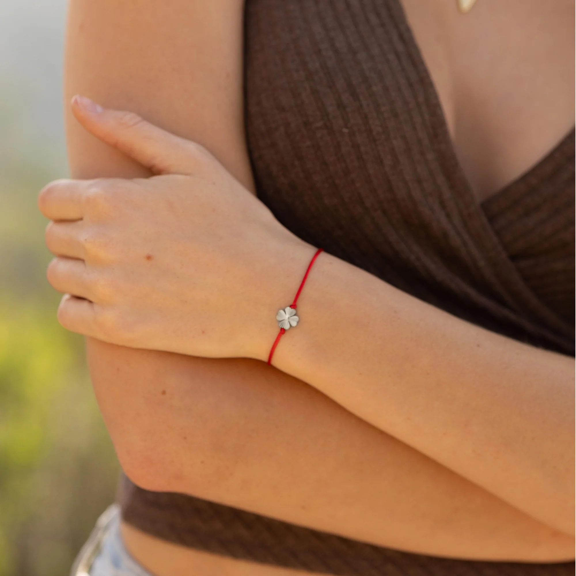Clover Thread: Good Luck (red string) - Image 3