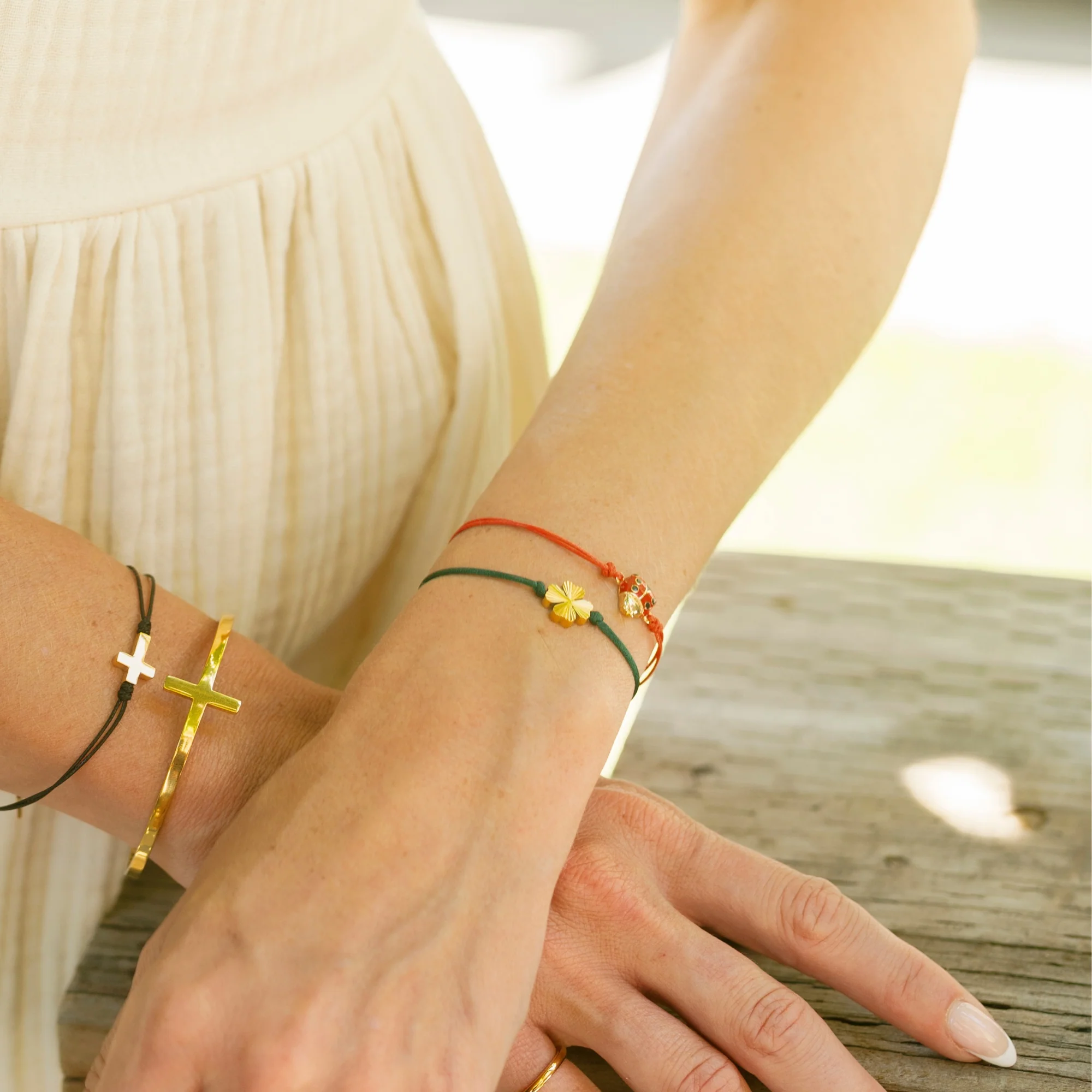Clover Thread: Good Luck (red string) - Image 4